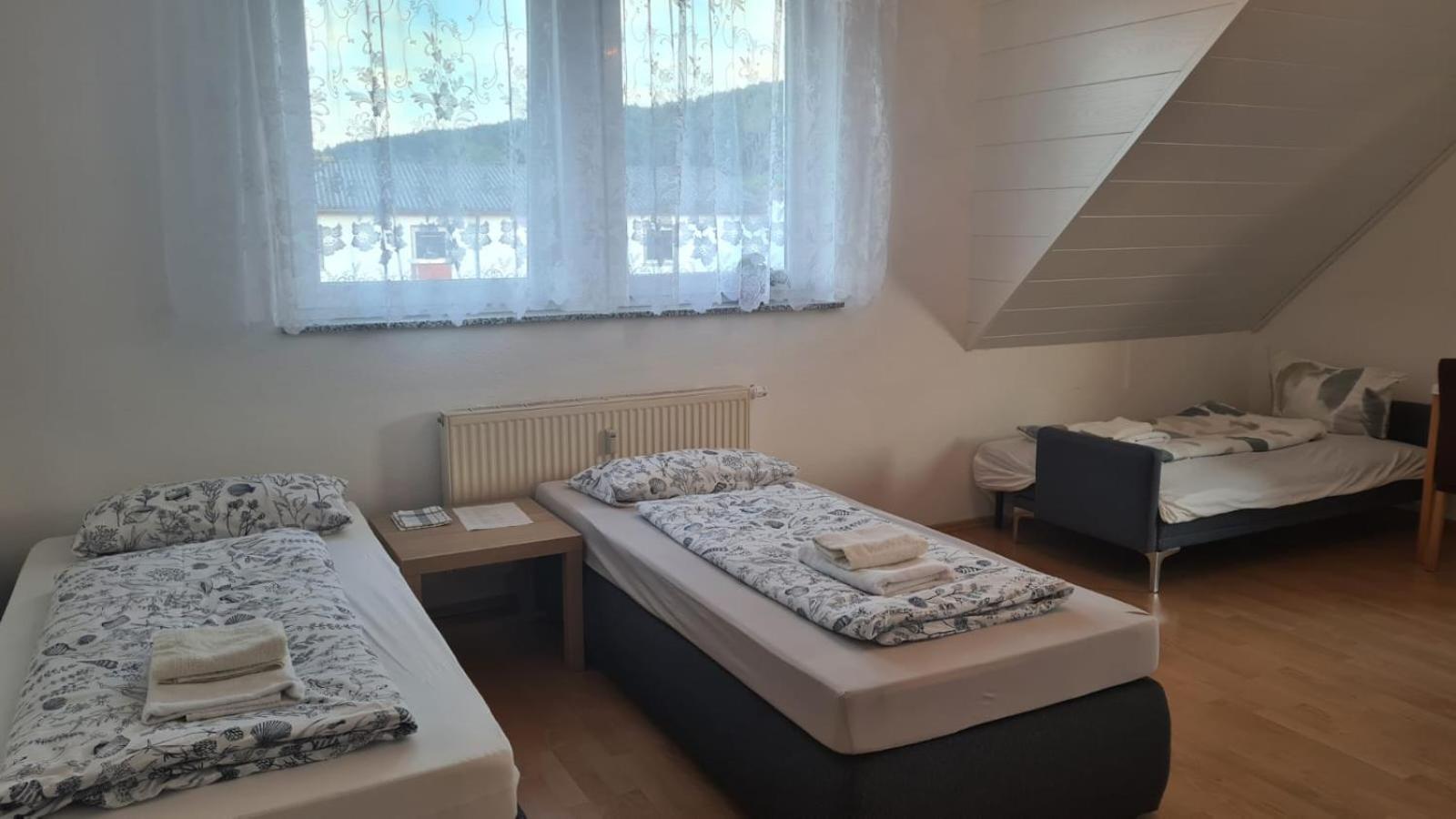 Schlafzimmer 1 Mit Top Aussicht Ueber Weilstetten Balingen Exterior photo